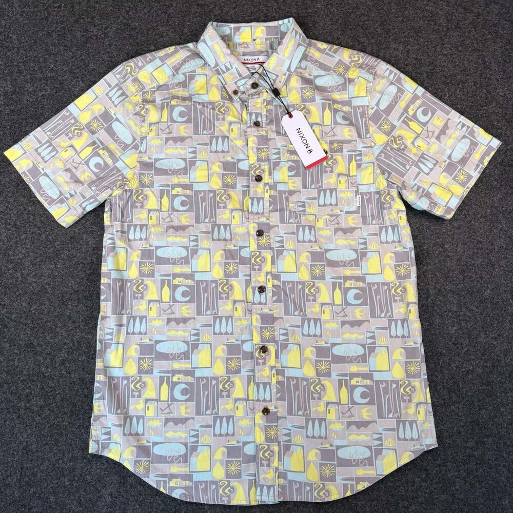 Nixon Short Sleeve Button-Up Shirt Geo Print Size S New With Tags